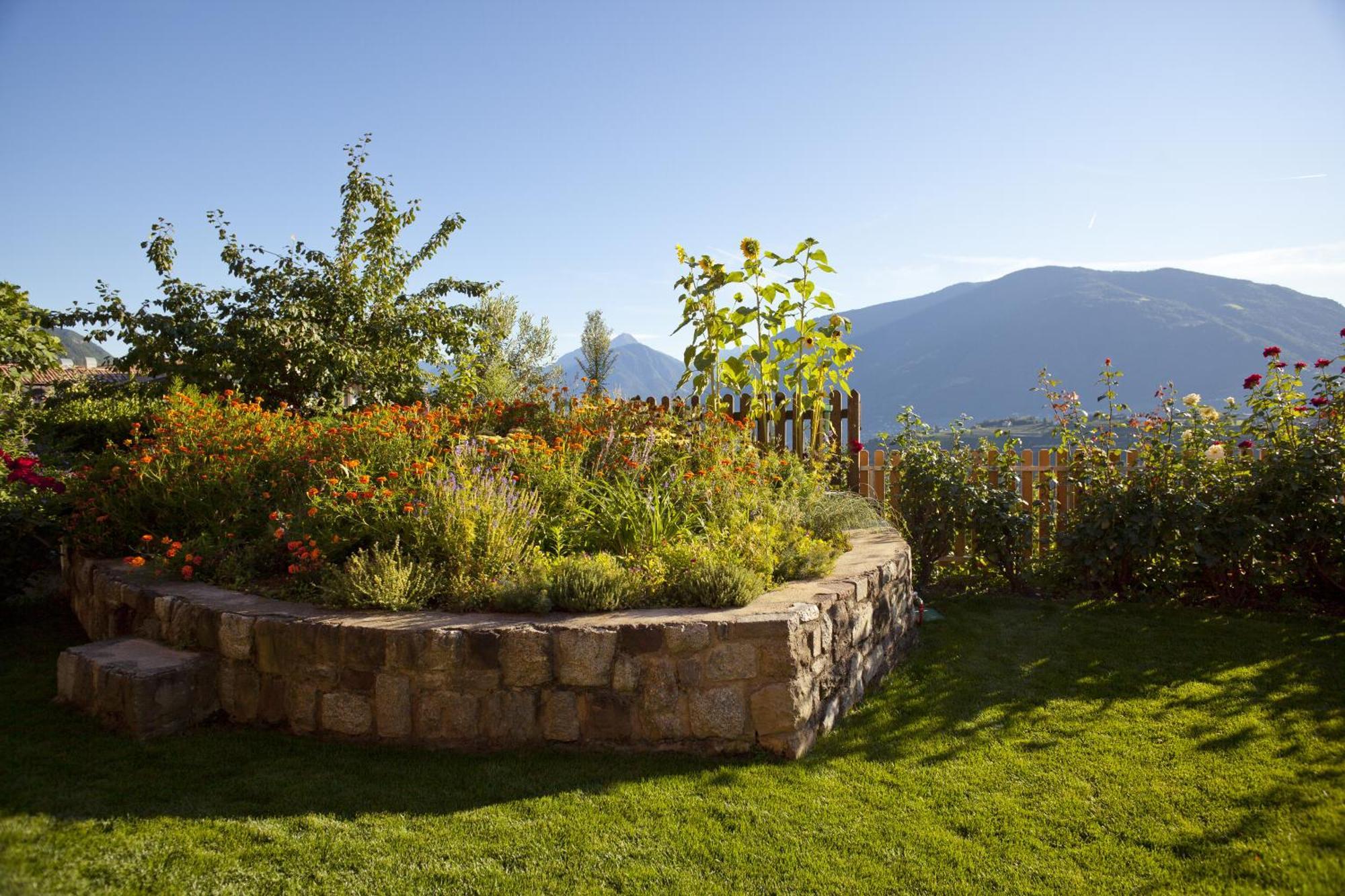 Hotel-garni Gartenheim 3*