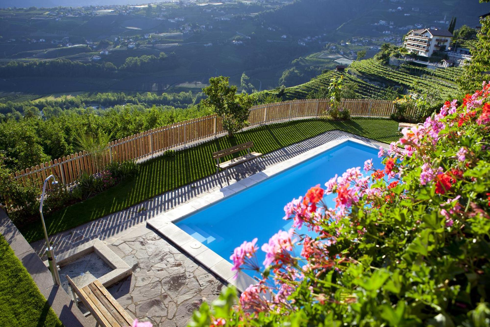 Hotel-garni Gartenheim 3*